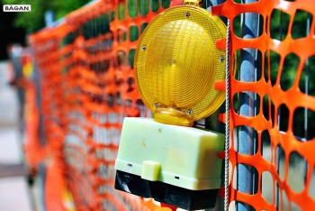 Zabezpieczenia na budowie - siatka ochronna do zabezpieczenia budowy i placów budowlanych